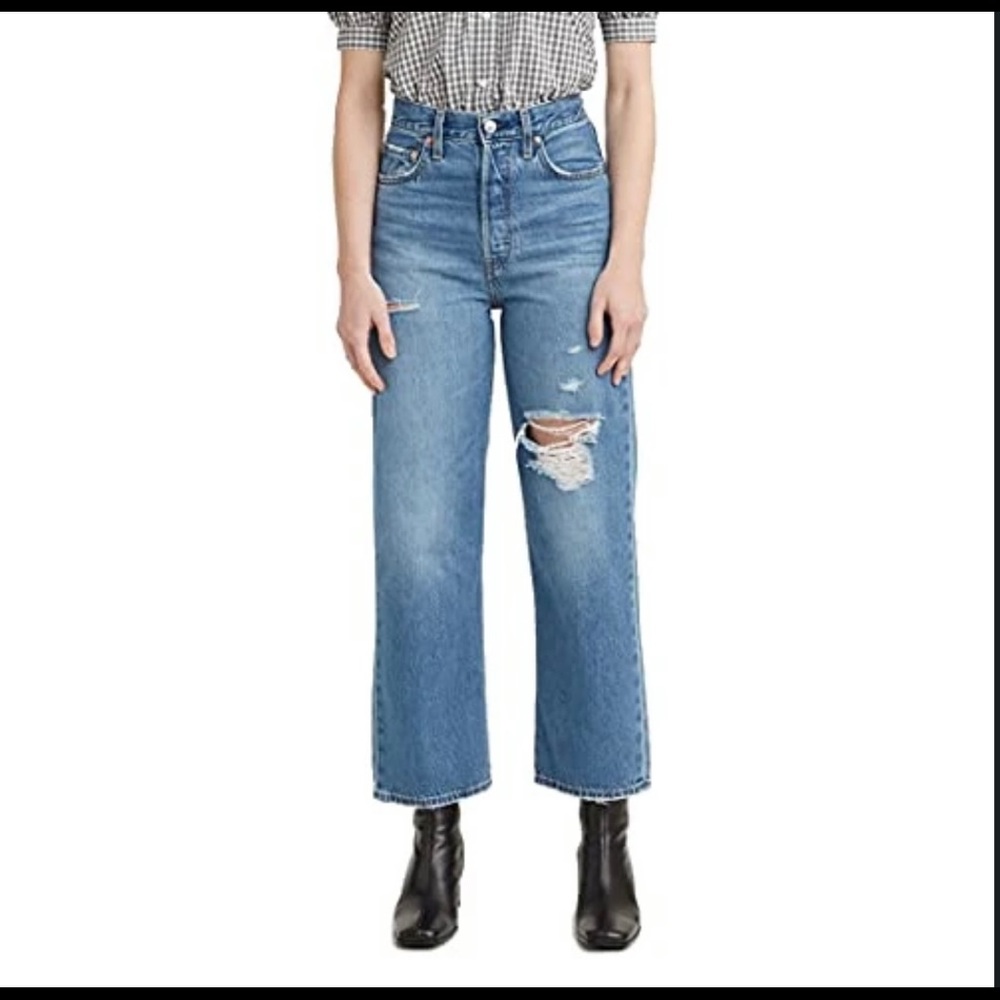Levi’s premium Ribcage Strait Ankle brand new with tags.